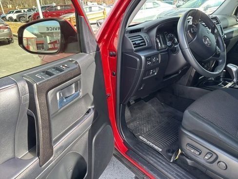 Used 2023 Toyota 4Runner TRD Off-Road Premium image 7