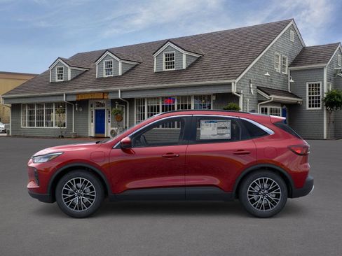 New 2025 Ford Escape SE image 3