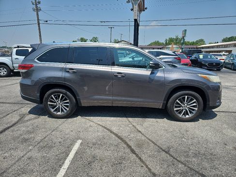 Used 2018 Toyota Highlander XLE image 5