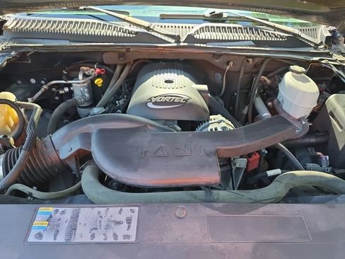 Used 2006 Chevrolet Avalanche Z71 w/ Preferred Equipment Group AWD/4WD image 48
