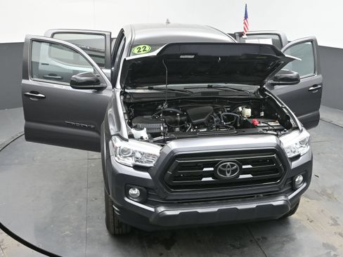 Used 2022 Toyota Tacoma SR5 w/ SR5 Appearance Package (SM) image 39