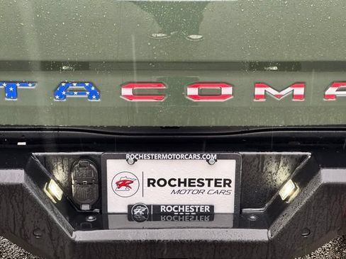 Used 2021 Toyota Tacoma TRD Sport AWD/4WD image 40