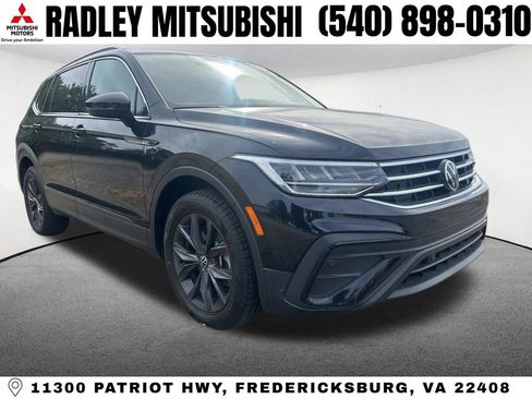 Used 2023 Volkswagen Tiguan SE w/ Panoramic Sunroof Package AWD/4WD image 4