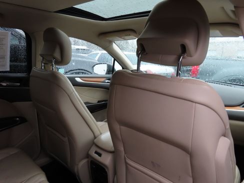 Used 2019 Lincoln MKC Select w/ Select Plus Package image 34