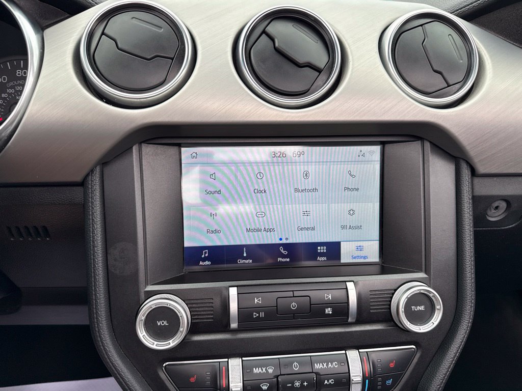Used 2022 Ford Mustang Premium RWD image 39