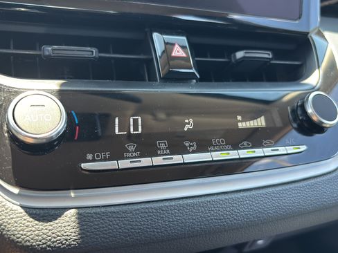 Used 2025 Toyota Corolla LE FWD image 17