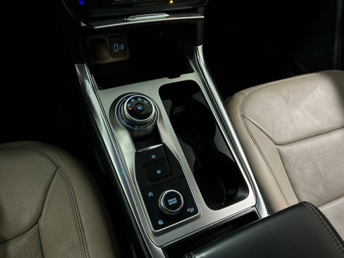 Used 2020 Ford Explorer Limited AWD/4WD image 10