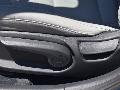 Used 2017 Hyundai Elantra SE FWD image 15
