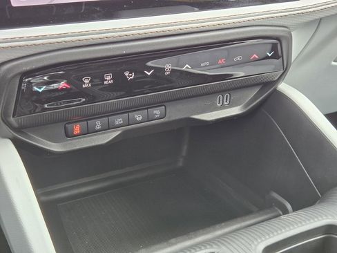 New 2026 Jeep Cherokee Overland w/ Trailer Tow Group AWD/4WD image 12