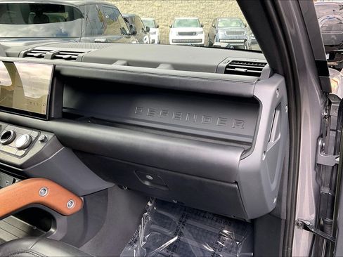 Used 2023 Land Rover Defender 130 X AWD/4WD image 18