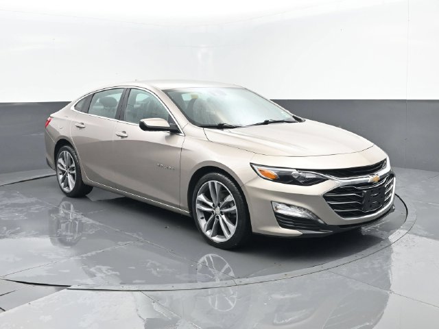 Used 2025 Chevrolet Malibu LT FWD image 3
