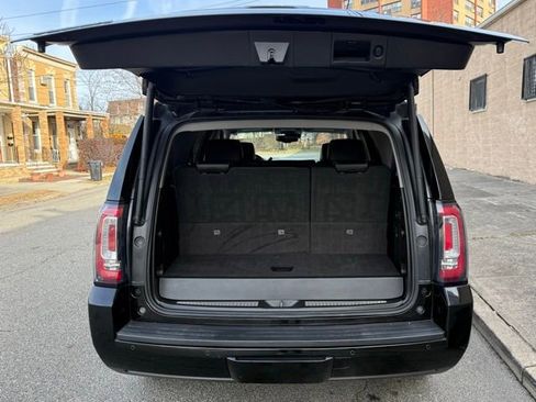 Used 2017 GMC Yukon SLT image 12