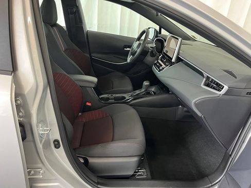 Used 2025 Toyota Corolla SE w/ SE Premium Package FWD image 22