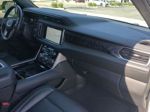 Used 2022 GMC Yukon XL Denali RWD image 33