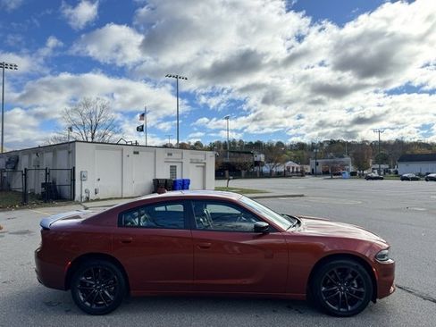 Used 2022 Dodge Charger SXT w/ Plus Group image 4