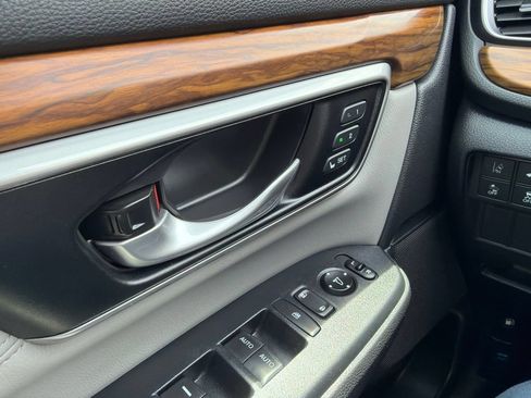 Used 2018 Honda CR-V Touring image 27