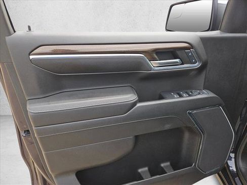 Used 2024 Chevrolet Silverado 1500 LT image 15