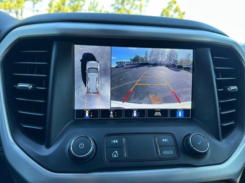 Used 2022 GMC Acadia SLT w/ Technology Package image 21