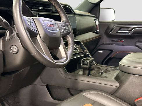 Used 2023 GMC Sierra 1500 AT4 w/ Technology Package image 4