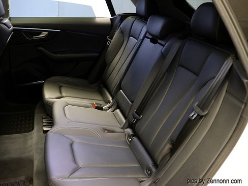 Used 2022 Audi Q8 Premium Plus image 12