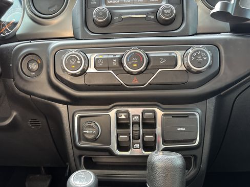 Used 2019 Jeep Wrangler Unlimited Sport S AWD/4WD image 20