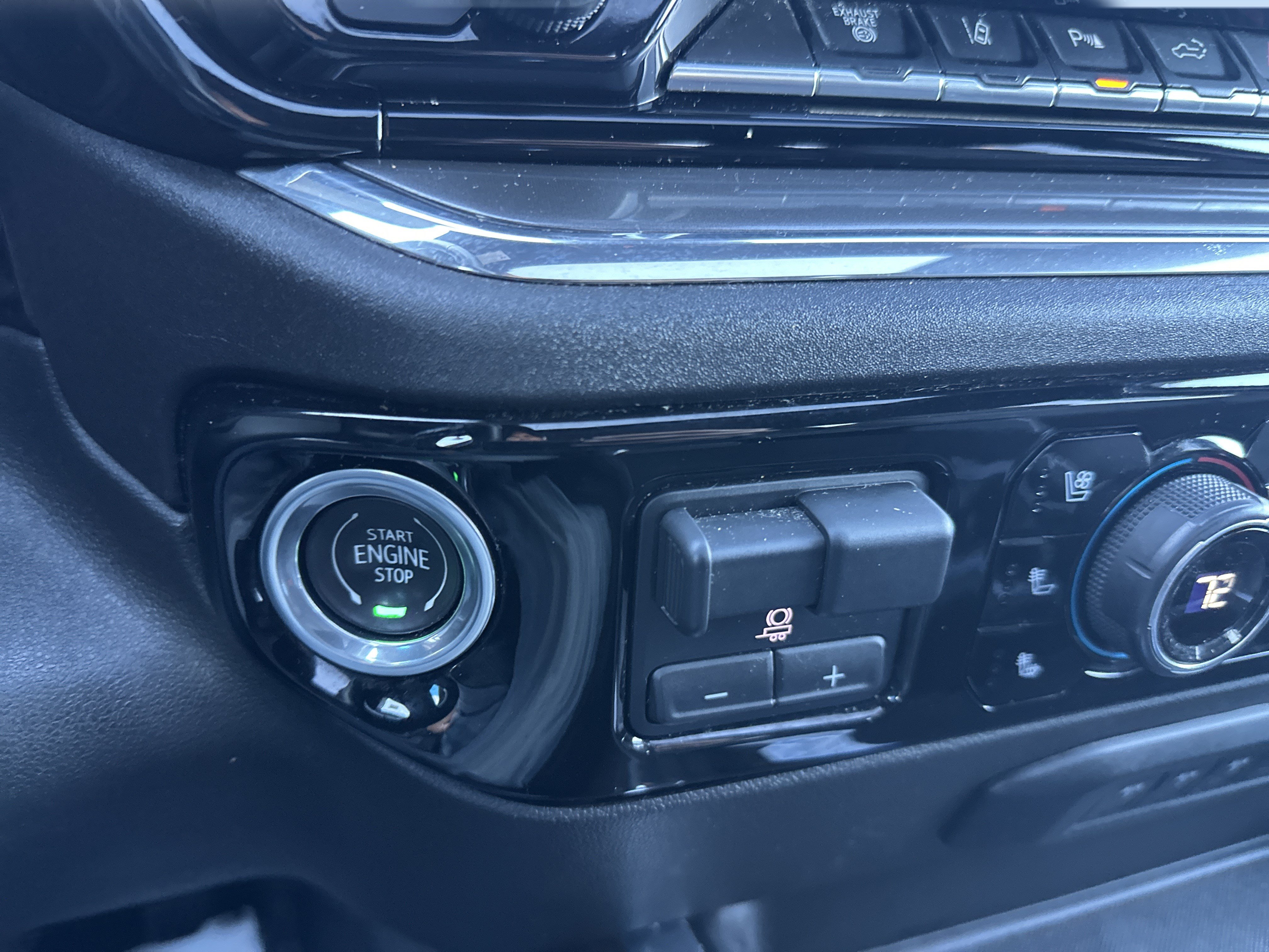 Certified 2024 Chevrolet Silverado 2500 High Country w/ High Country Premium Package AWD/4WD image 22
