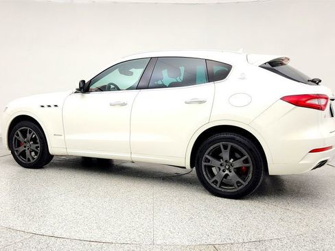 Used 2019 Maserati Levante GranLusso image 7