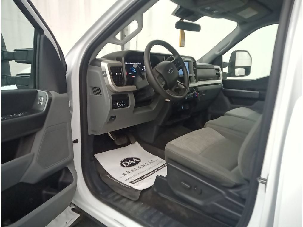 Certified 2025 Ford F350 XLT AWD/4WD image 6