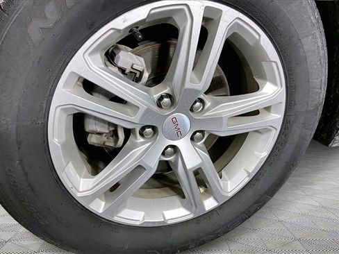 Used 2023 GMC Terrain SLE image 34