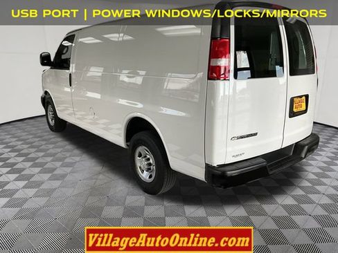 Used 2019 Chevrolet Express 2500 w/ Driver Convenience Package RWD image 2