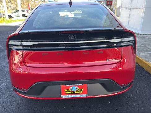 New 2026 Toyota Prius Plug-In Hybrid image 9