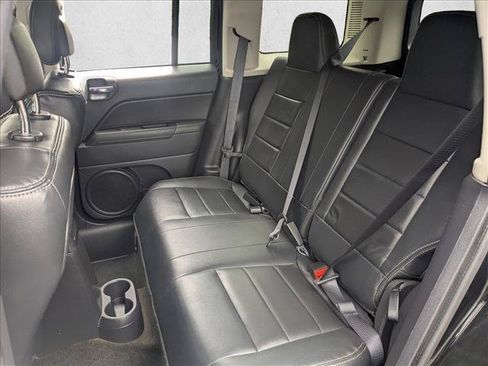 Used 2017 Jeep Patriot High Altitude AWD/4WD image 19