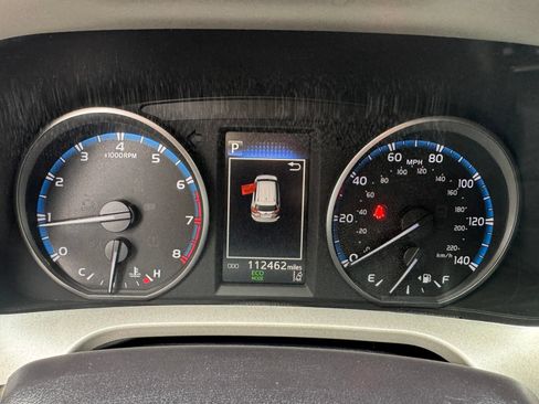 Used 2018 Toyota RAV4 LE w/ Carpet Mat Package FWD image 33