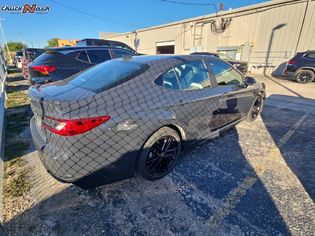 Used 2026 Toyota Camry SE FWD image 5