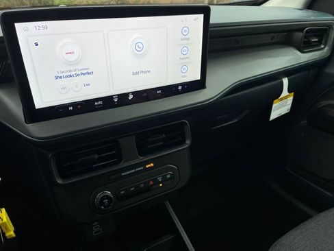 New 2026 Ford Maverick XL image 12