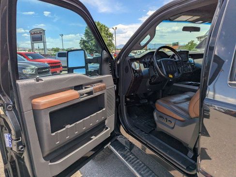 Used 2015 Ford F250 Platinum w/ FX4 Off-Road Package AWD/4WD image 8