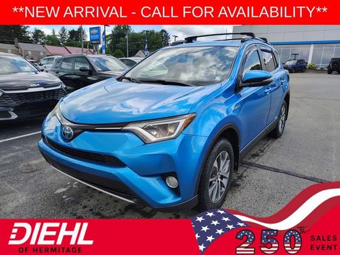 Used 2018 Toyota RAV4 XLE AWD/4WD image 1