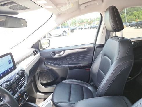 Used 2021 Ford Escape SEL w/ Technology Package AWD/4WD image 17
