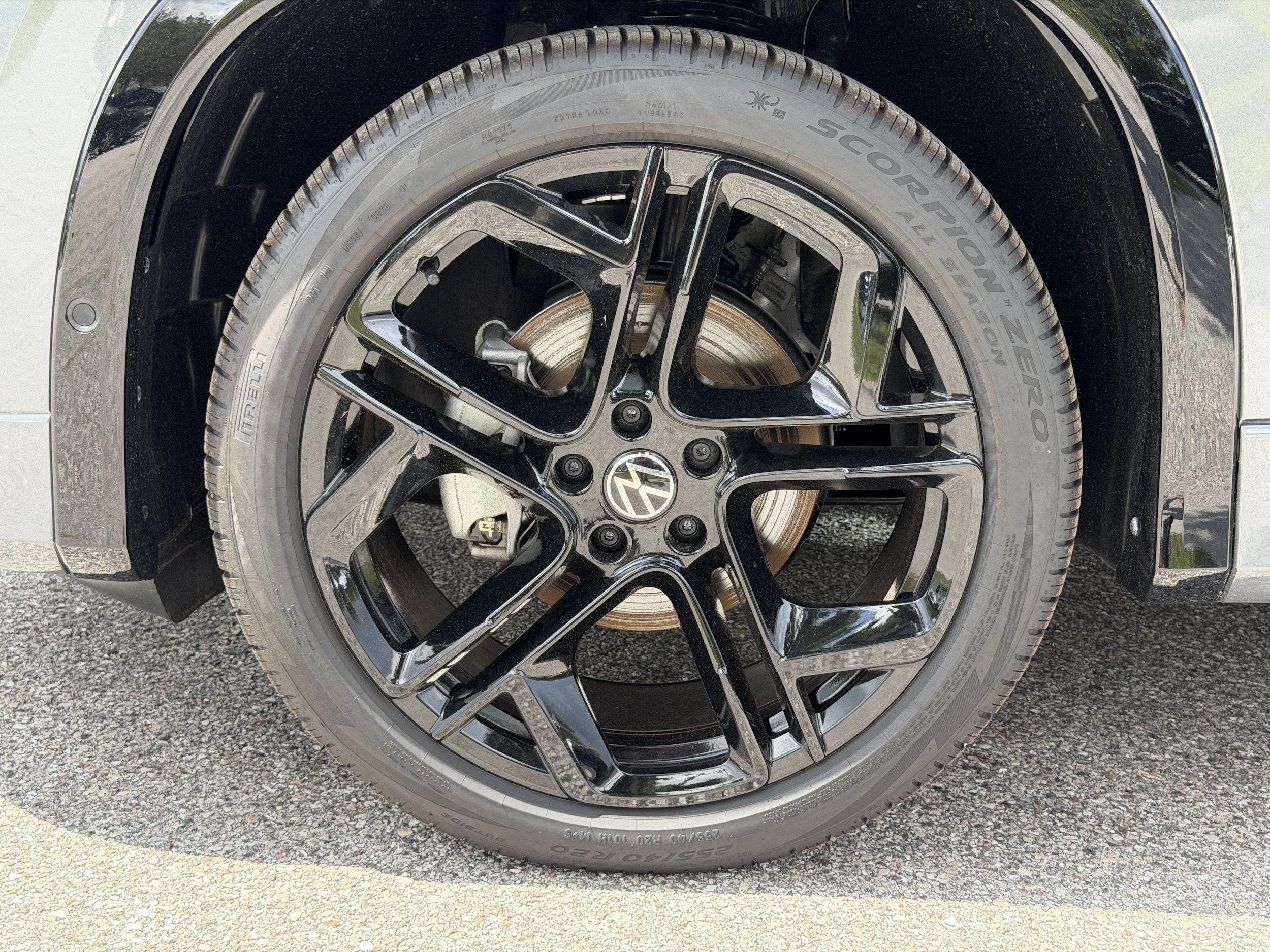 New 2026 Volkswagen Tiguan SE R-Line FWD image 35