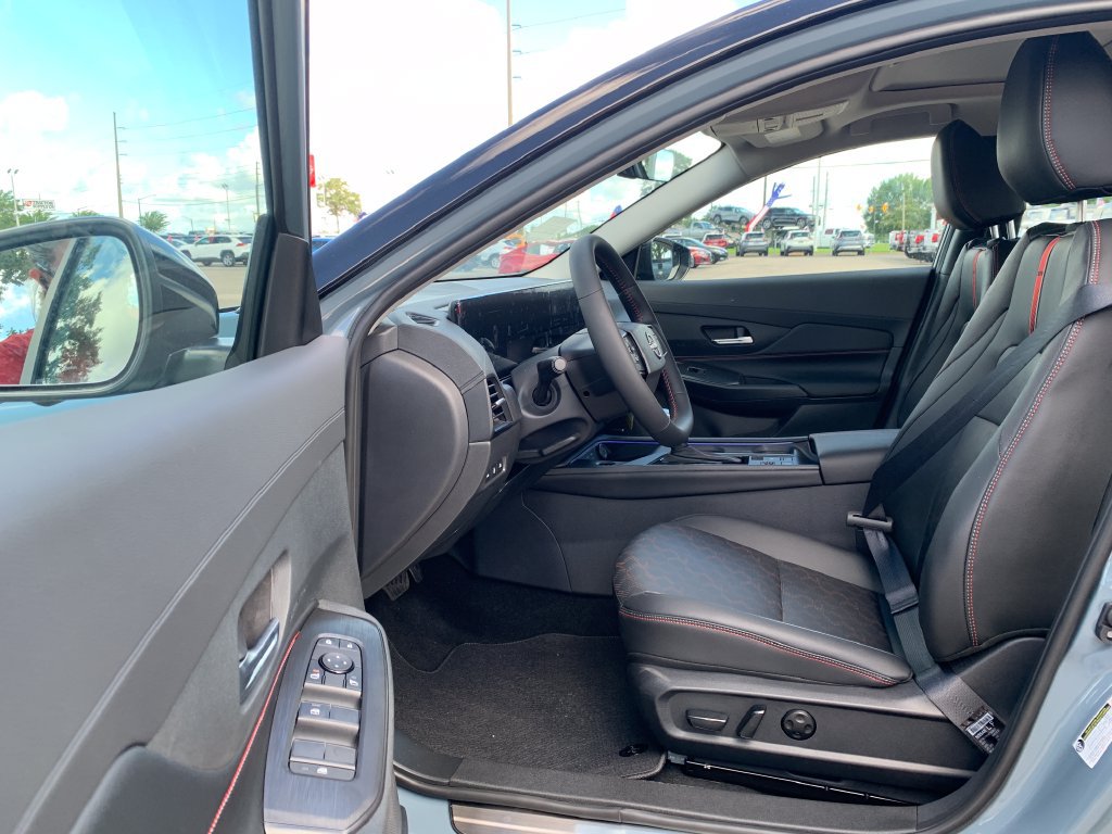 New 2026 Nissan Sentra SR w/ SR Premium Package FWD image 21