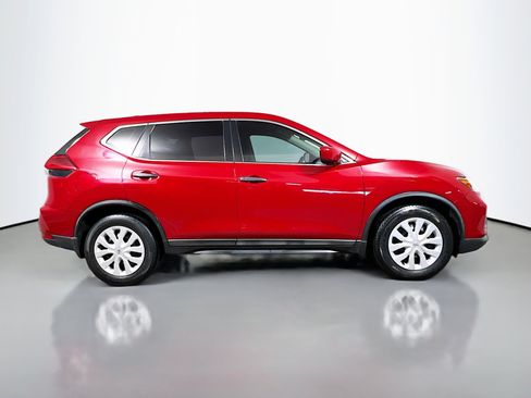 Used 2017 Nissan Rogue S image 3