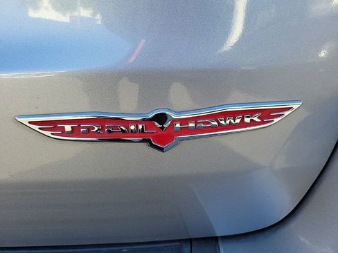 Used 2020 Jeep Grand Cherokee Trailhawk w/ Premium Lighting Group image 23