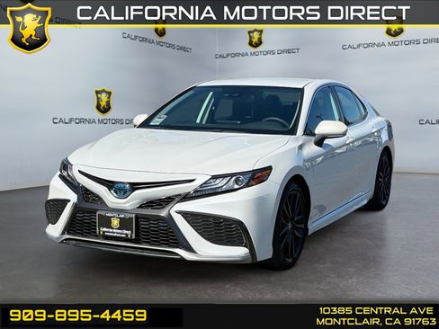 Used 2022 Toyota Camry XSE image 1