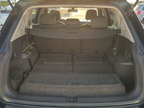 Used 2019 Volkswagen Tiguan SE w/ Panoramic Sunroof Package FWD image 23