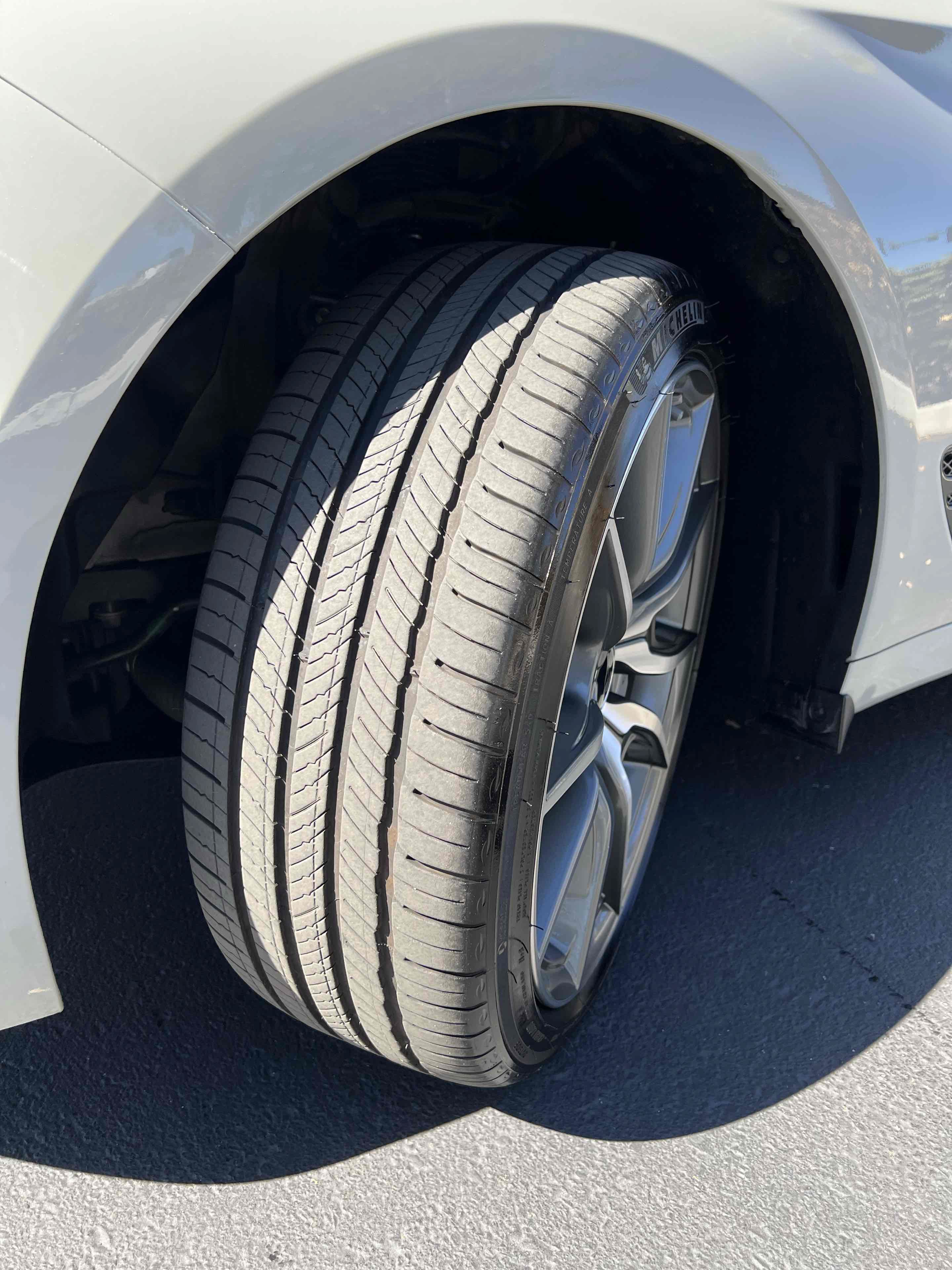 Used 2025 Genesis G70 2.5T RWD image 12