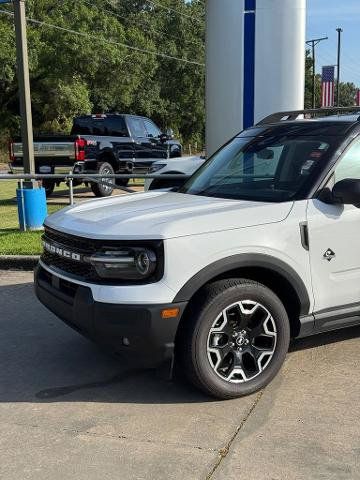 Certified 2025 Ford Bronco Sport Outer Banks w/ Outer Banks Tech Package+ AWD/4WD image 2