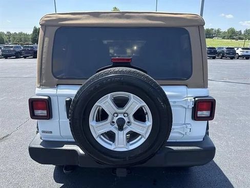 Used 2022 Jeep Wrangler Unlimited Sport AWD/4WD image 5