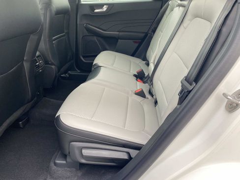 New 2026 Ford Escape SE w/ Class II Trailer Tow Package image 11