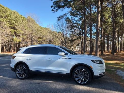 Certified 2022 Lincoln Nautilus Reserve w/ Equipment Group 202A image 2