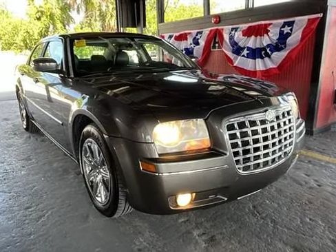 Used 2009 Chrysler 300 Touring RWD image 10
